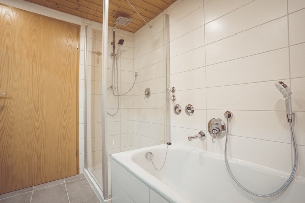 Dusche Badewanne Ferienwohnung Pfronten
